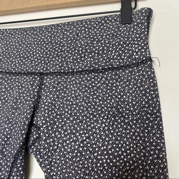 Lululemon Spotted Cropped Leggings - Picture 3 of 4